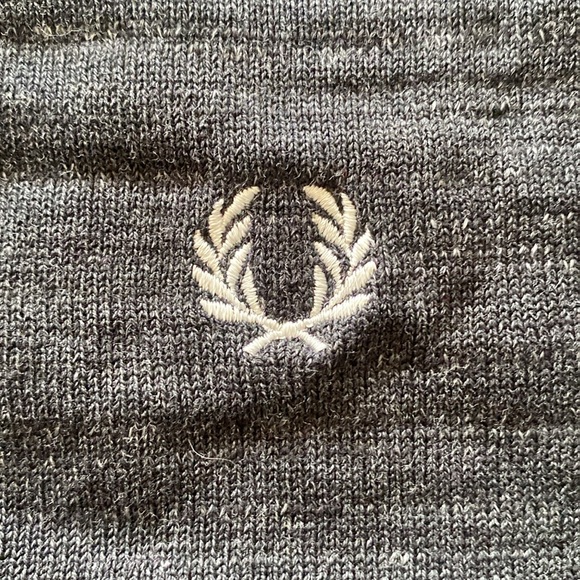 Fred Perry Lightweight Sweater - Picture 4 of 6